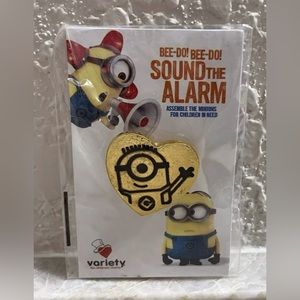 BEE-DO BEE-DO SOUND THE ALARM MINIONS PIN BY VARIETY NEW Children’s Charity